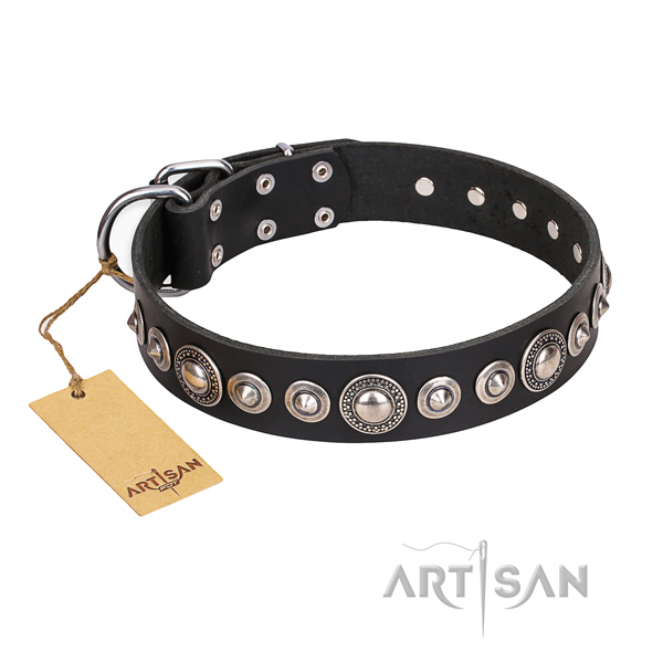 Leather dog collar made of soft material with rust-proof D-ring