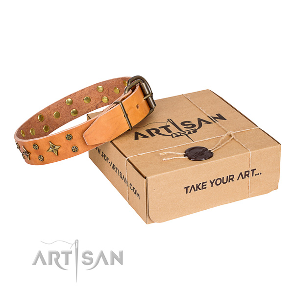 Easy wearing dog collar of strong natural leather with studs